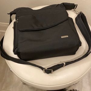 THE Travelon security bag. Wear it as a crossbody or a ahouldbag.